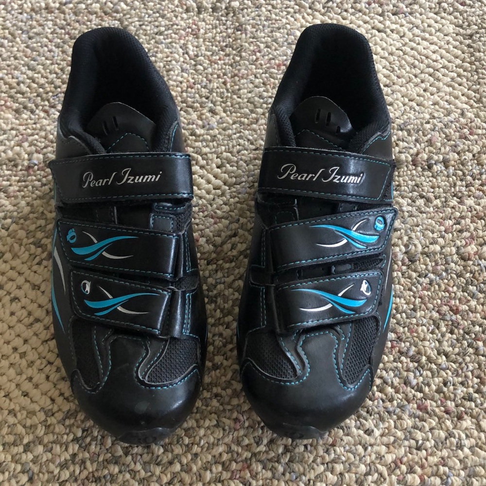 Bicycle shoes